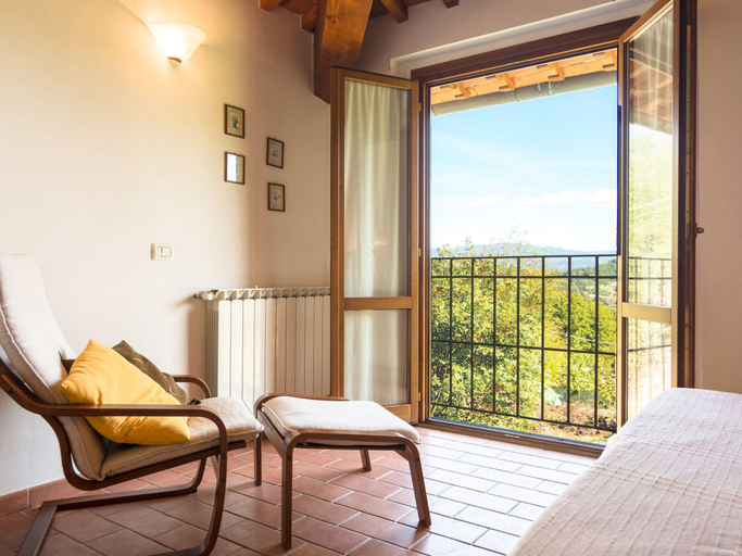 Room 5, Spacious Holiday Home in Vicchio With Private Pool, Florence