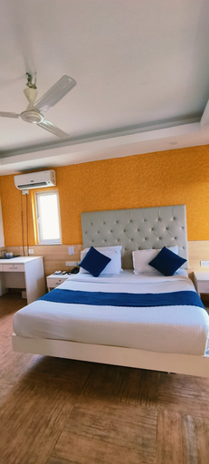 Bedroom 3, Limewood Riverside Resort, Nainital