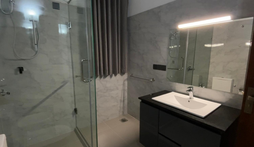 Bathroom 2, Villa Sisila, Nattandiya
