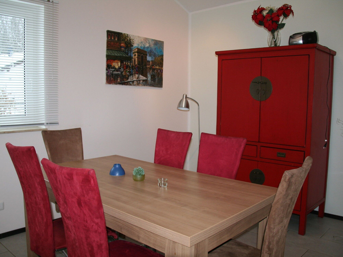 Living room 5, Detached Bungalow With Dishwasher, in a Green Area, Vulkaneifel