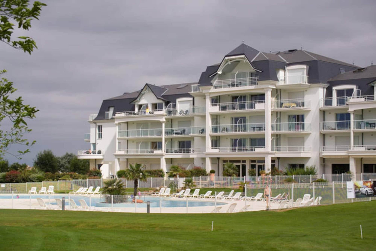 Exterior 5, Spacious Villa With a Private Pool on a Golf Course in Loire, Vendée