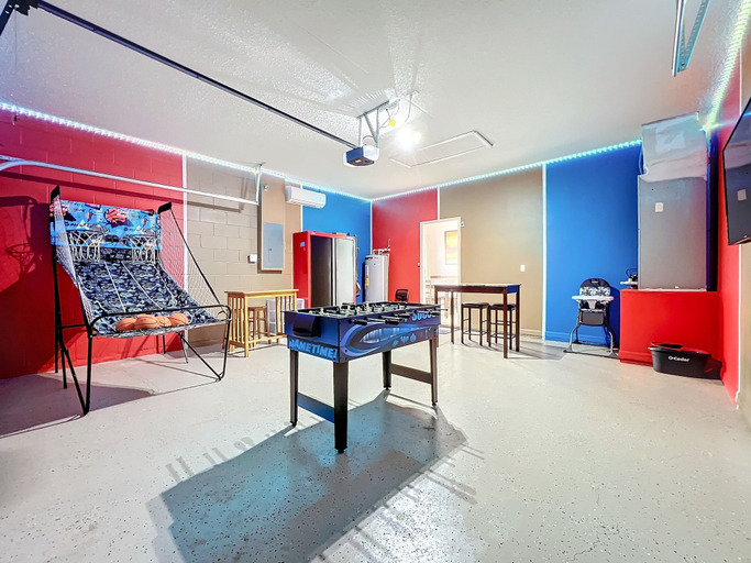 Room 2, Beach Theme Vacation Pool Spa Home Mins to Disney, Lake