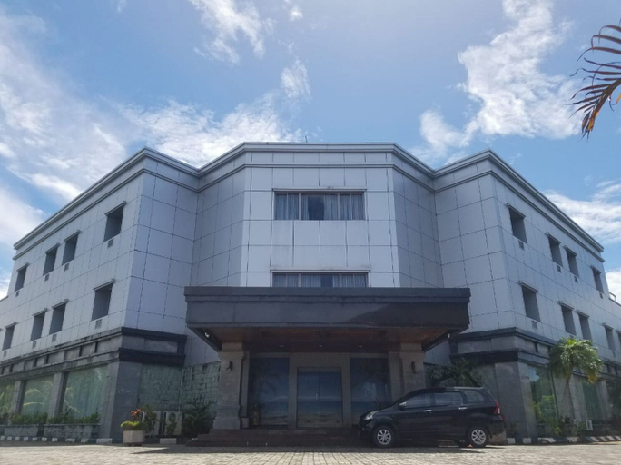 Exterior & Views 2, Nirmala Beach Hotel and Resort Biak, Biak Numfor