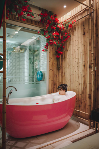 Bathroom 18