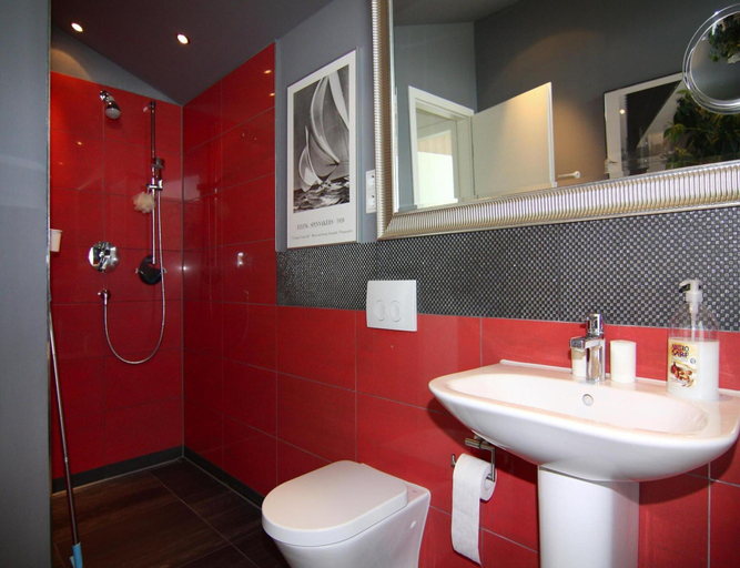 Bathroom 4, Apartment House Calmsailing, Borgerende, Rostock