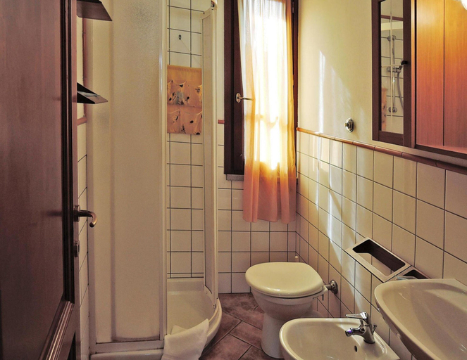 Bathroom 4, Hesse Farm Holiday Borgo Pinete, Florence