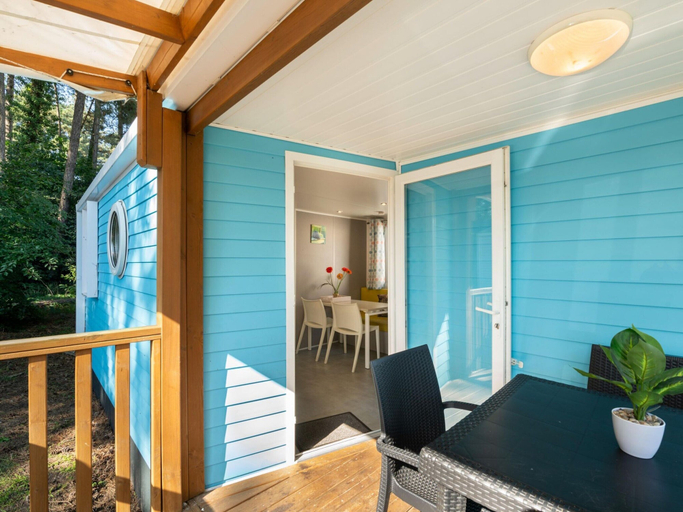 Others 3, Neat Chalet With Microwave, Antwerp at 39 km, Antwerpen