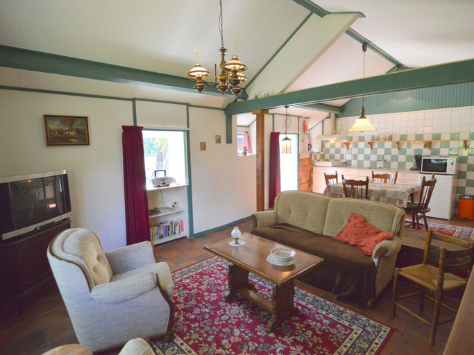 Living room 1, Cozy Holiday Home in Bergen op Zoom With Garden, Bergen op Zoom