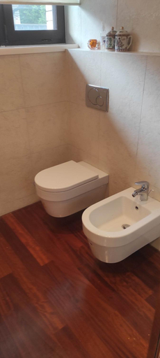 Bathroom 3, Dergomaska apartments, Ljubljana