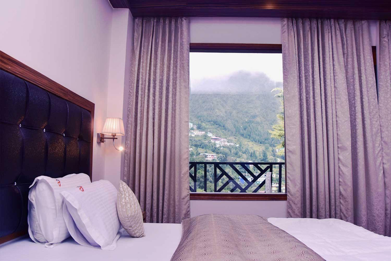 Bedroom 3, Hotel Cloud Chat, Kangra