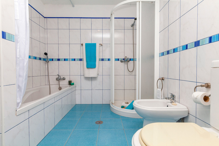 Bathroom 3, Villa Monchique Royal, Monchique