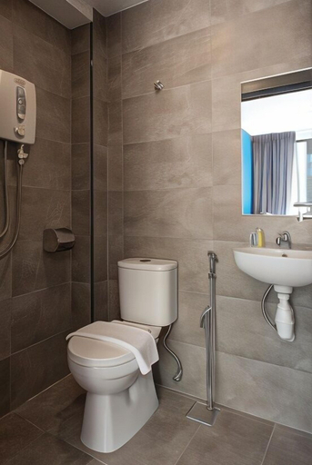 Bathroom 14