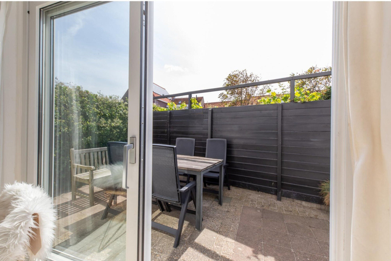 Others 4, Holiday Home With sun Terrace Facing South-pet-friendly, Veere