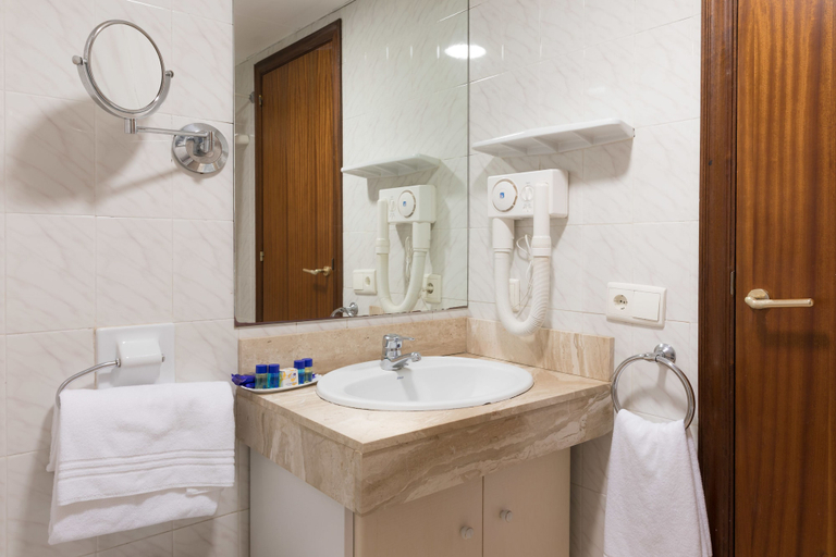 Bathroom 5, htop Royal Sun - Fun, Barcelona