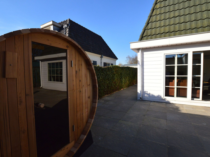 Spa treatment 2, Lovely Holiday Home in Kaatsheuvel With Bubble Bath, Loon op Zand