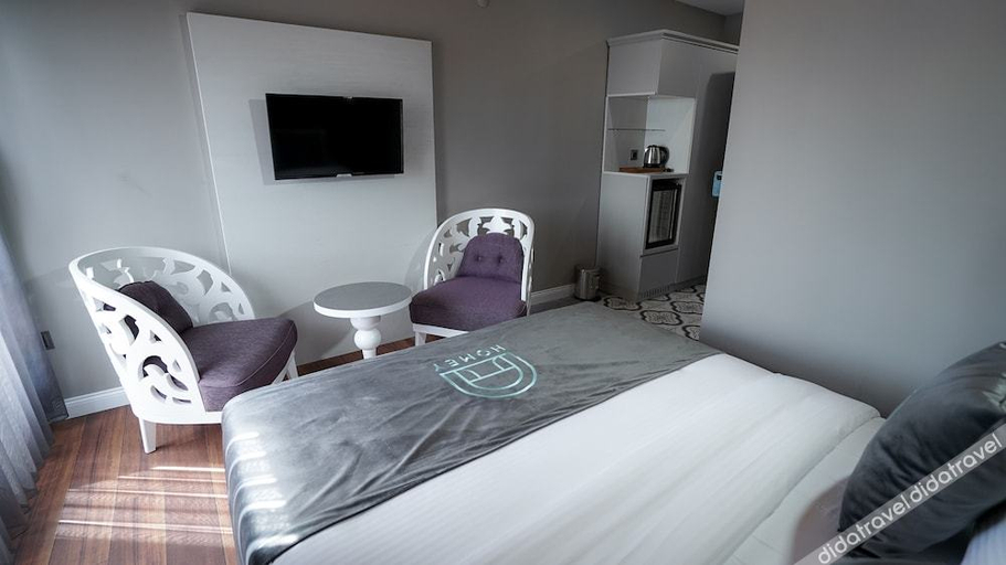Bedroom 2, Homey Airport Hotel, Arnavutkoy
