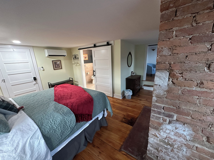 Bedroom 2, John H Wallace House, Pike
