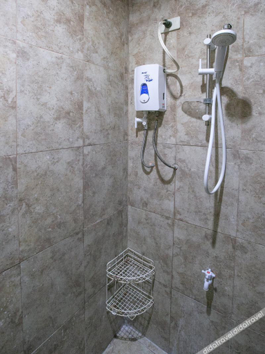 Bathroom 4, Rjat Guesthouse, Calamba City