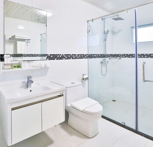 Bathroom 4, K.C Hotel, Yangon