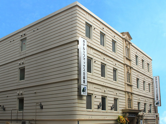 Exterior & Views 11