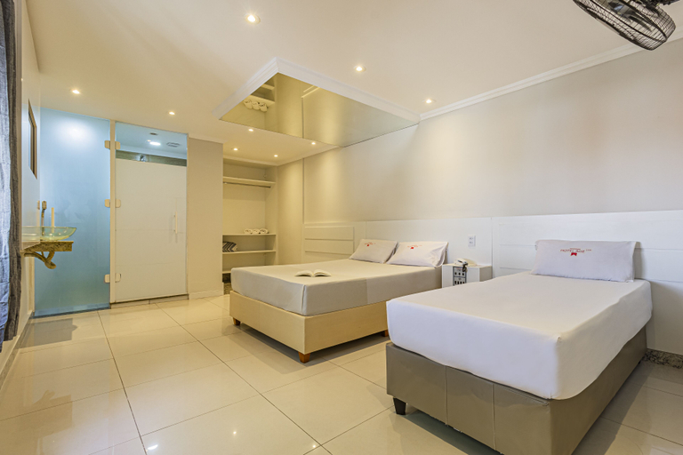 Others 3, Hotel Monte Palma, São Paulo