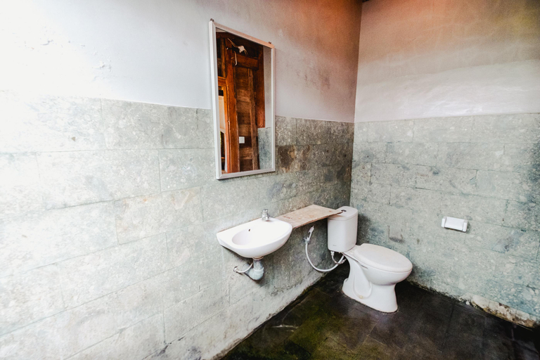 Bathroom 7