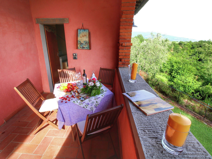 Balcony 2, Lovely Farmhouse in Pian di Sco With Barbecue, Arezzo