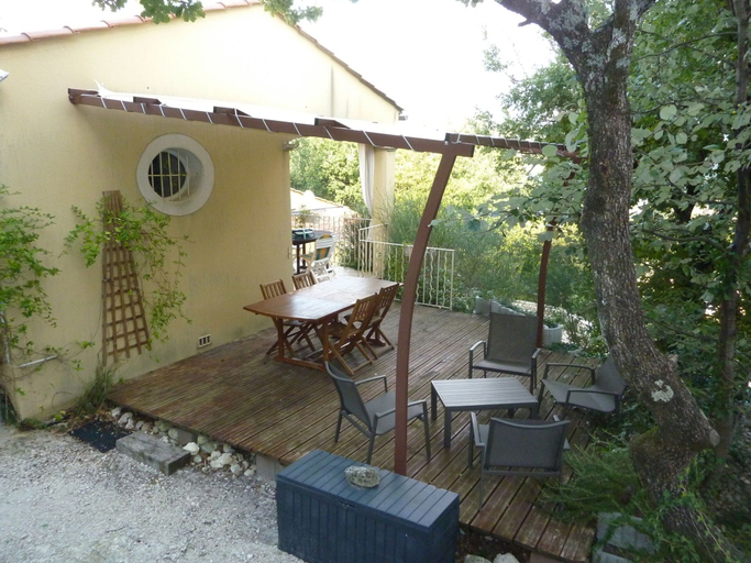 Others 5, Inviting Villa in Saint Paul Trois Chateaux With Pool, Drôme