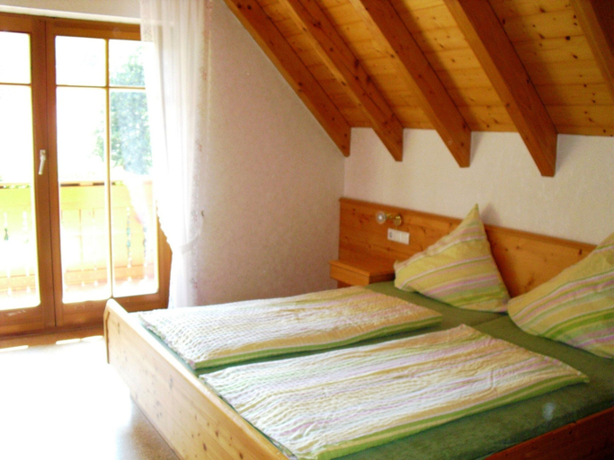 Bedroom 2, Comfortable Holiday Home in a Beautiful Location, Ortenaukreis
