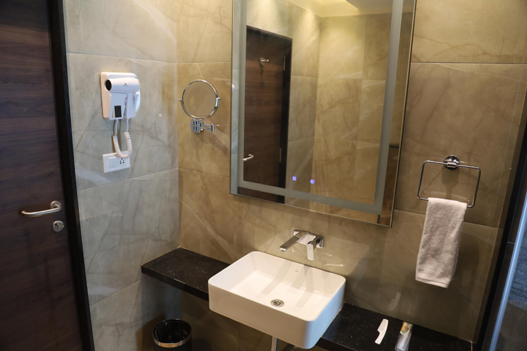 Bathroom 14