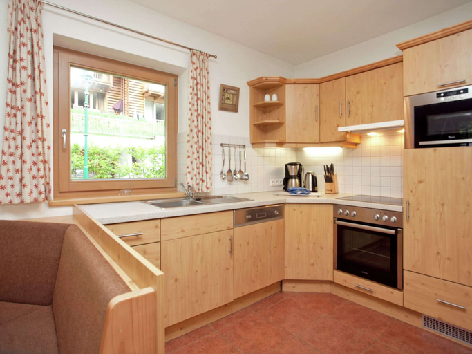 Private kitchen, Cozy Holiday Home in Konigsleiten With Sauna, Zell am See