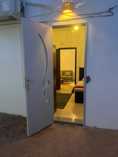 Others 4, Malaz motel, Sant Katrin