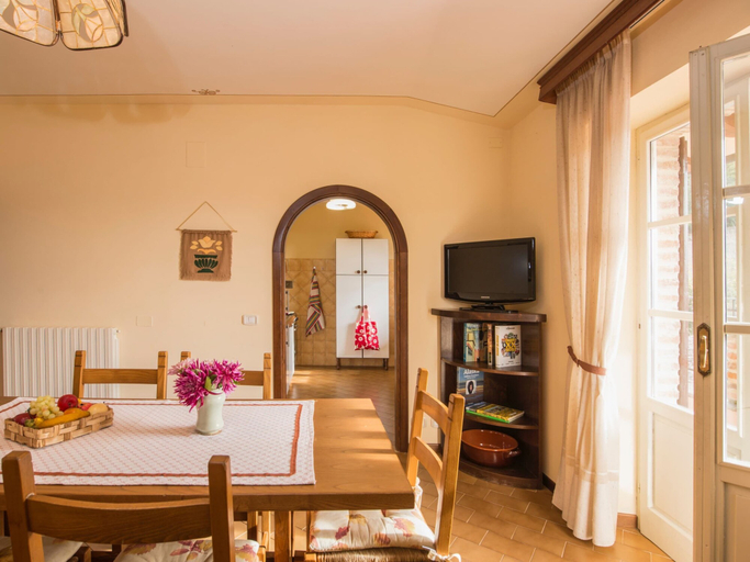 Living room 4, Air-conditioned Flat With Pool and Wellness Area, Perugia