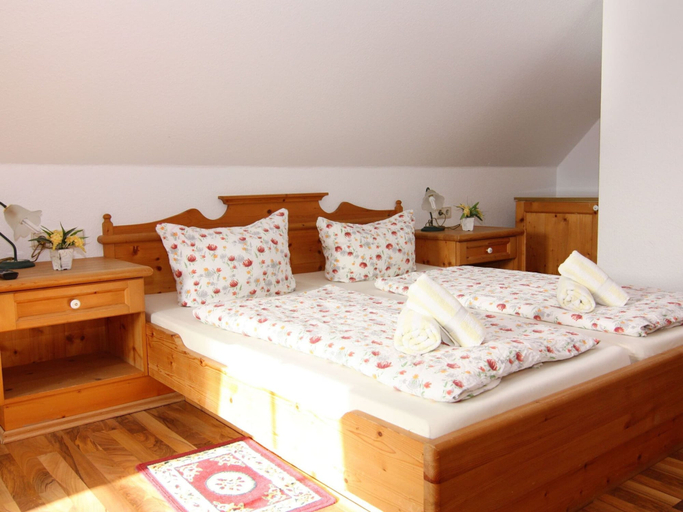 Bedroom 3, Appartementhaus Pinamar, Scharbeutz, Ostholstein