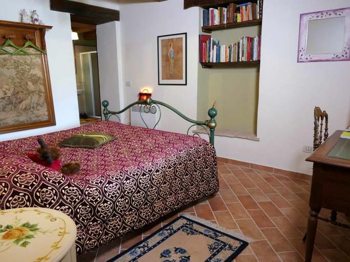 Room 3, Cozy Apartment With Garden, Patio, Storage, Deckchairs, BBQ, Pesaro E Urbino