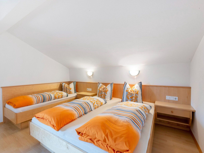 Others 3, Inviting Holiday Apartment in Ladis With Balcony, Landeck