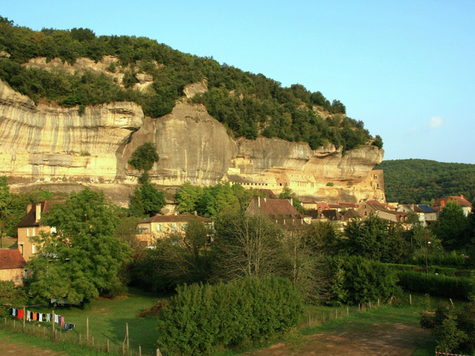 Others 4, Appealing Apartment in Vezac With Swimming Pool, Dordogne