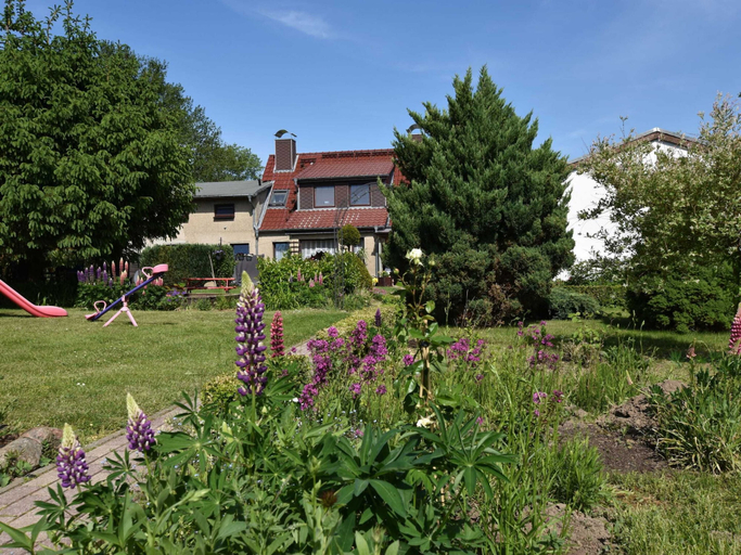 Exterior 5, Beautiful Apartment in Robertsdorf with Garden, Nordwestmecklenburg