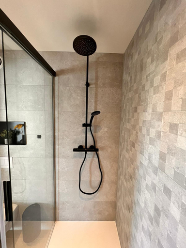 Bathroom 5, Inova Guesthouse, Limburg