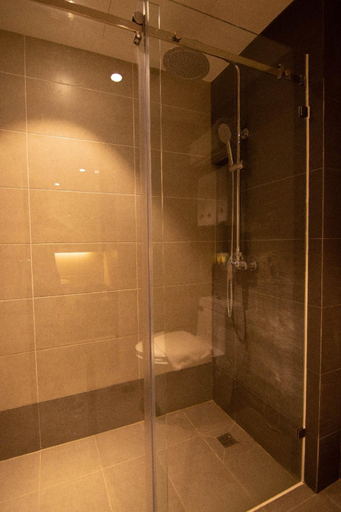 Bathroom 5, HIGHER HOTEL, Bandar Seri Begawan