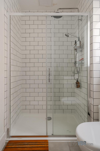 Bedroom, 193VBR with shared bathrooms, London