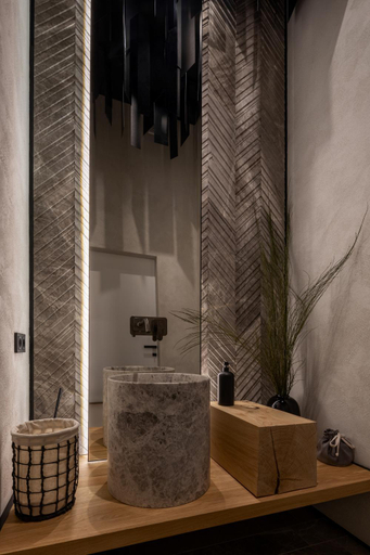 Bathroom 4, Cherot, Starovyzhivs'kyi