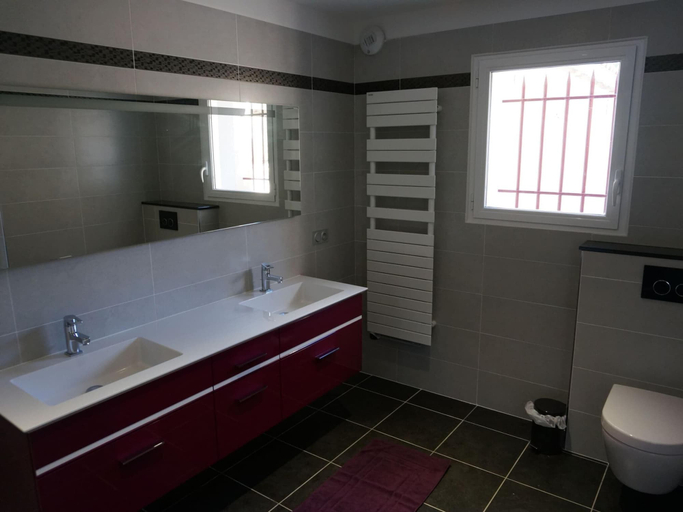 Bathroom 4, Magnificent Villa in Saint-ambroix With Private Pool, Gard