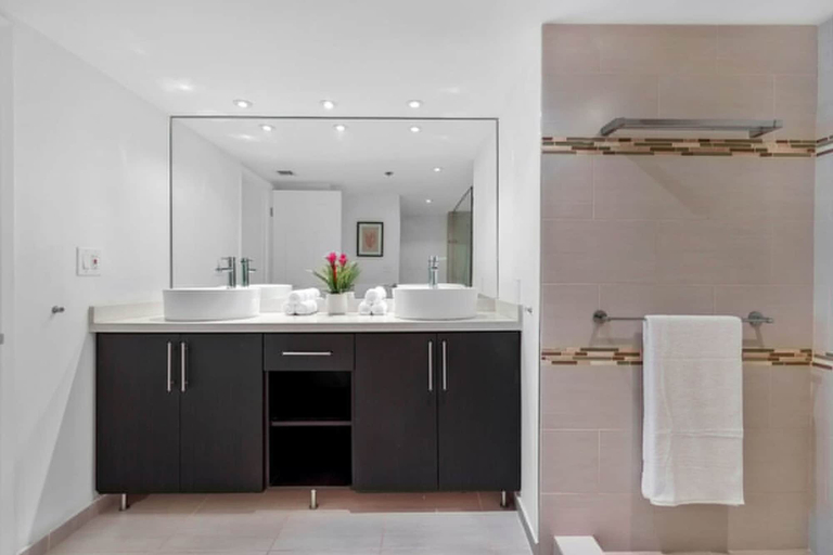 Room 5, Highrise Charm, Miami-Dade
