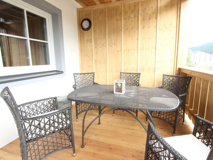 Balcony 4, Modern Apartment Near Ski Area in Brixen im Thale, Kitzbühel