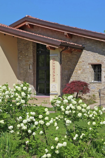 Reception 3, Modern Holiday Home in Imola With Swimming Pool, Bologna