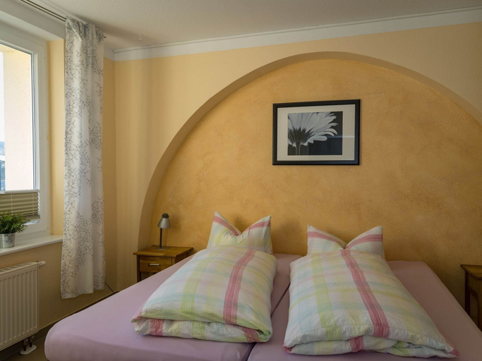 Bedroom 3, Large Apartment in the Beautiful Sauerland With Garden, Patio and Sauna, Siegen-Wittgenstein