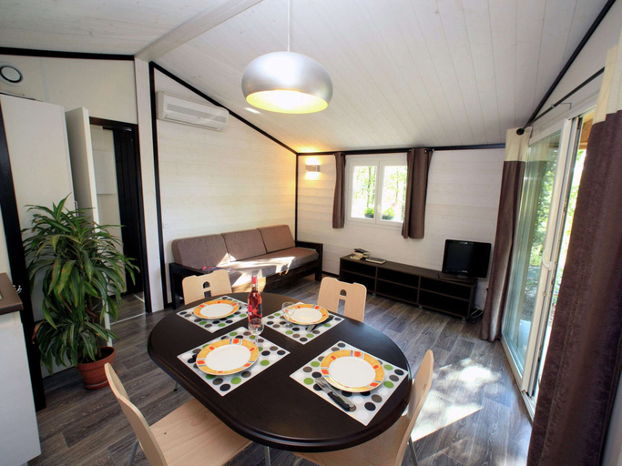 Others 3, Chalet With Dishwasher on a Hill, Tarn-et-Garonne