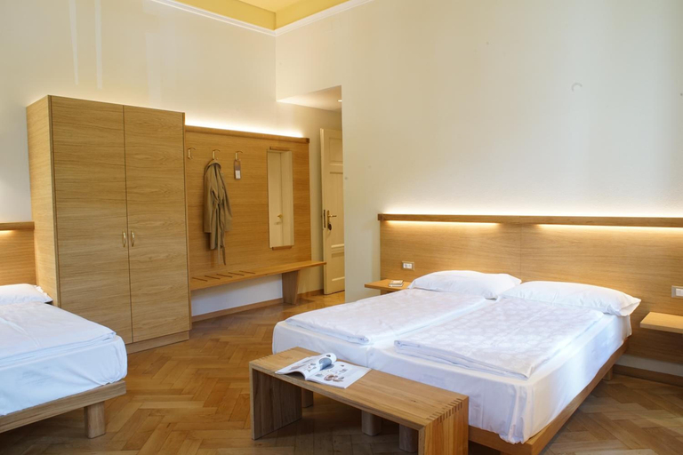 Bedroom 3, Hotel Jarolim, Bolzano
