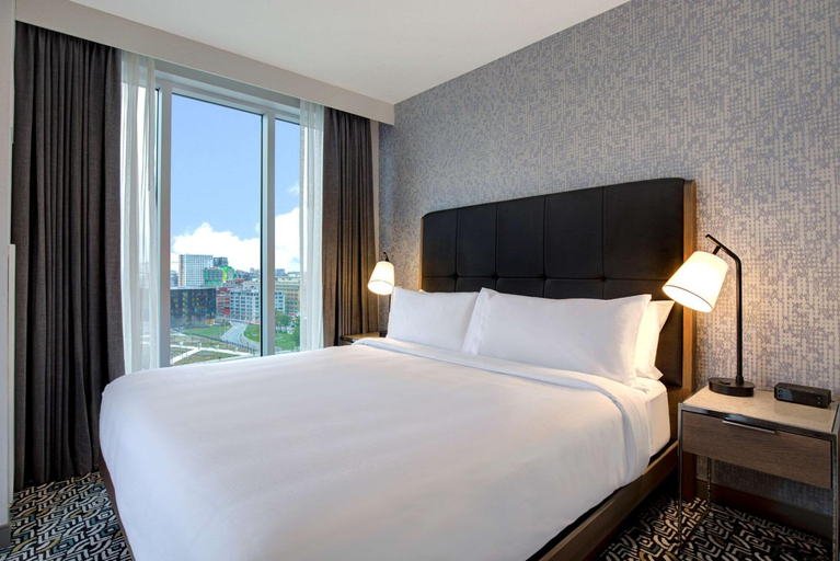 Bedroom 3, Homewood Suites by Hilton Montreal Downtown, Montréal